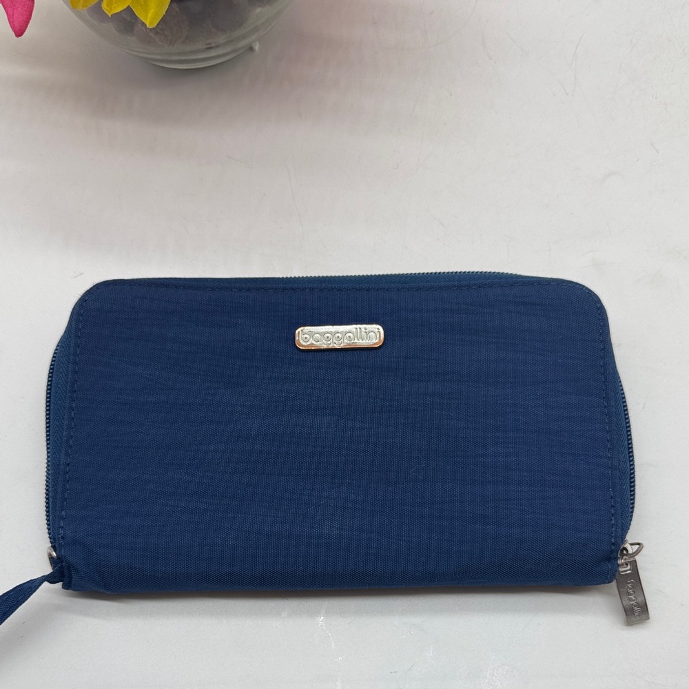 Baggallini Medium Blue Women's Wallet